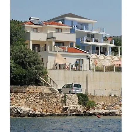Papilla Apartment *